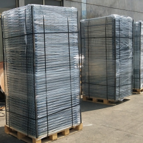 package of pallet rack wire mesh decking