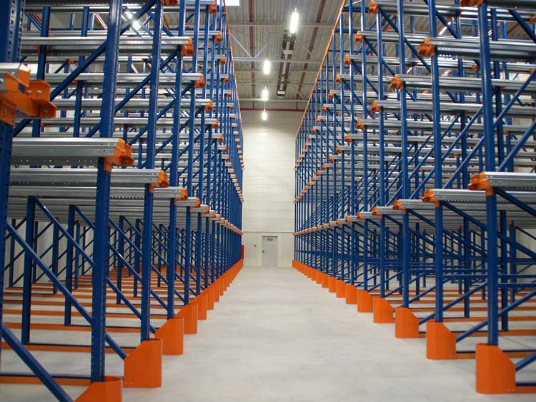 What issues should be noted when using drive in pallet racks?