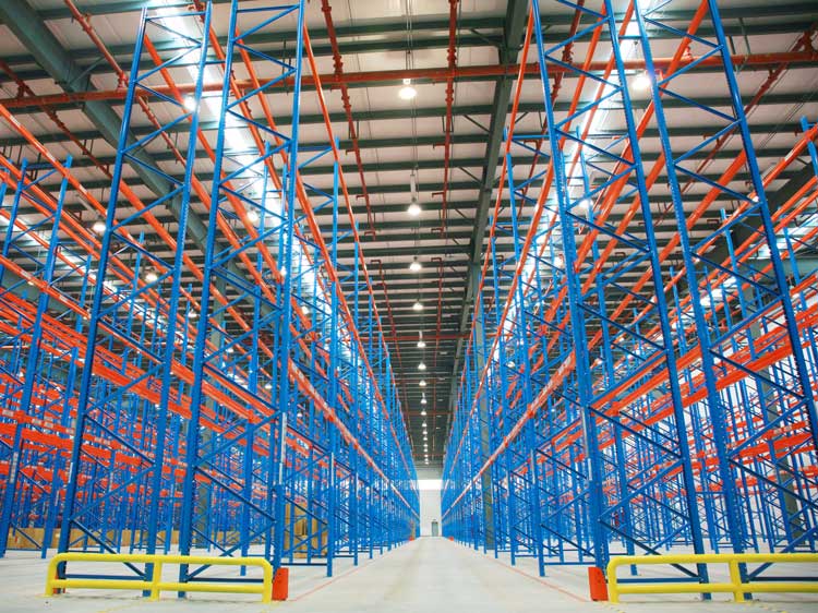 What are the precautions for customizing warehouse racks?