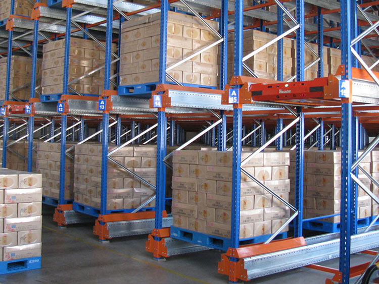 What are the advantages of using automatic radio shuttle racks in cold storage?