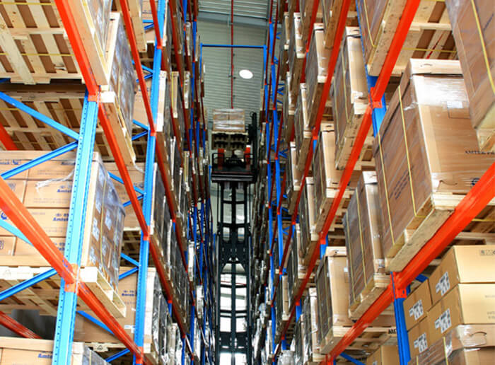 Warehouse storage Very Narrow Aisle Pallet Rack