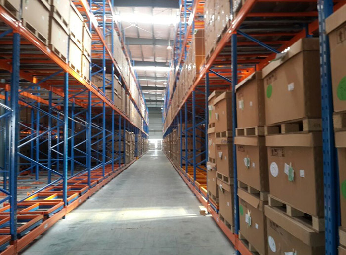 Warehouse Logistic Equipment Push Back Pallet Racking